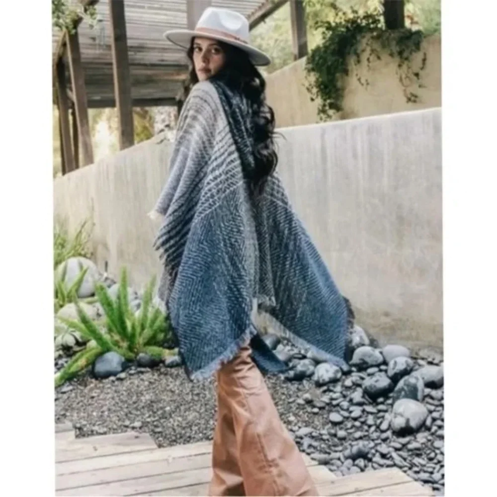 Hooded Poncho w/Herringbone Tweed Knit Design - Picture 3 of 8